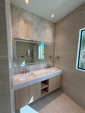 1380 Hollywood Blvd, Hollywood, FL 33019