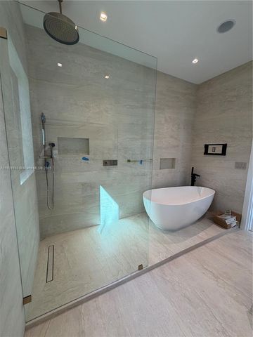 1380 Hollywood Blvd, Hollywood, FL 33019