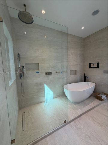 1380 Hollywood Blvd, Hollywood, FL 33019