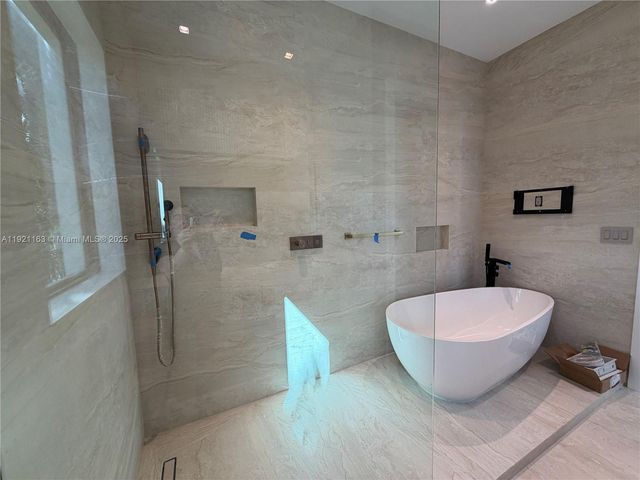 1380 Hollywood Blvd, Hollywood, FL 33019