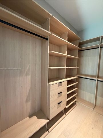 1380 Hollywood Blvd, Hollywood, FL 33019