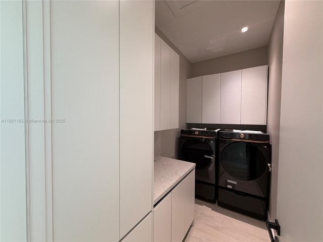 1380 Hollywood Blvd, Hollywood, FL 33019