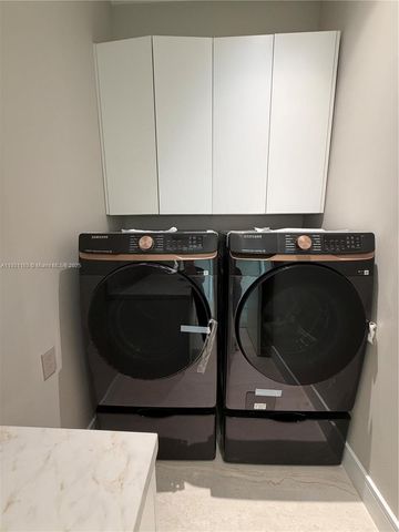 1380 Hollywood Blvd, Hollywood, FL 33019