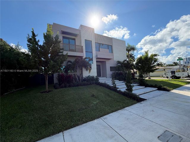 1380 Hollywood Blvd, Hollywood, FL 33019