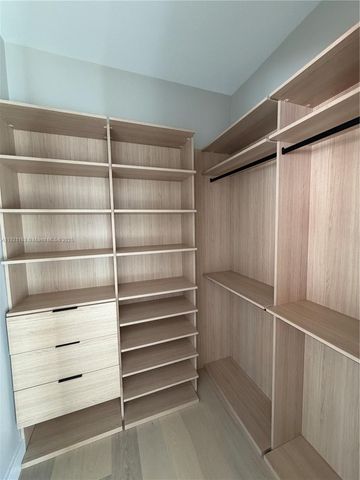 1380 Hollywood Blvd, Hollywood, FL 33019