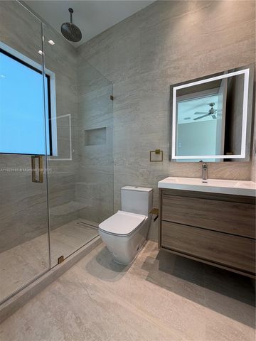 1380 Hollywood Blvd, Hollywood, FL 33019