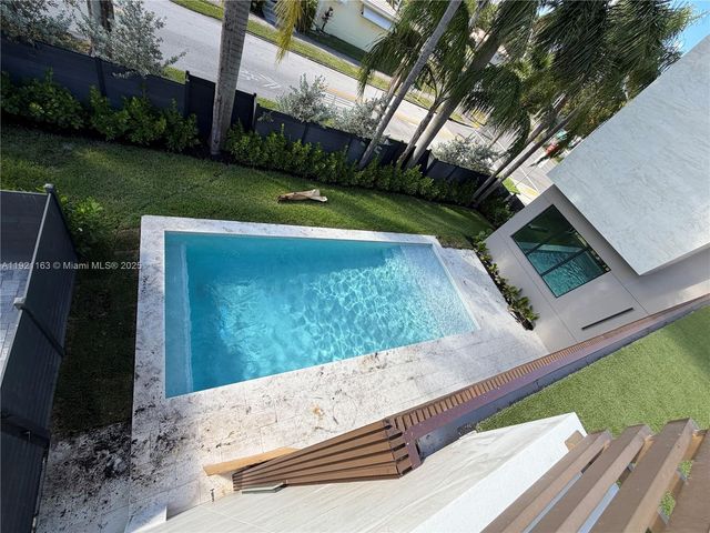 1380 Hollywood Blvd, Hollywood, FL 33019