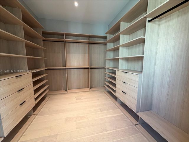 1380 Hollywood Blvd, Hollywood, FL 33019