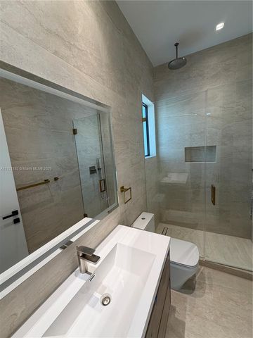 1380 Hollywood Blvd, Hollywood, FL 33019