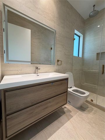 1380 Hollywood Blvd, Hollywood, FL 33019