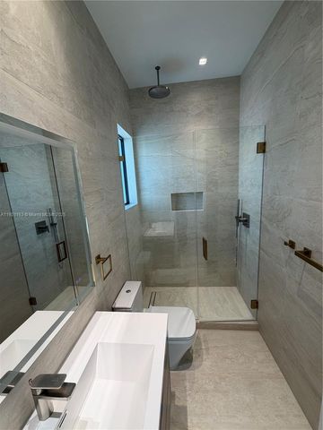 1380 Hollywood Blvd, Hollywood, FL 33019