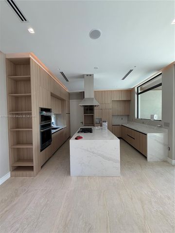 1380 Hollywood Blvd, Hollywood, FL 33019