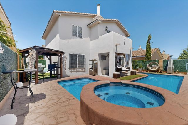 7312 Inwood Court, Albuquerque, NM 87120