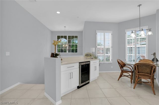 916 EGRETS RUN 201, Naples, FL 34108