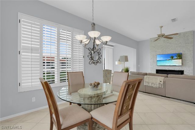 916 EGRETS RUN 201, Naples, FL 34108