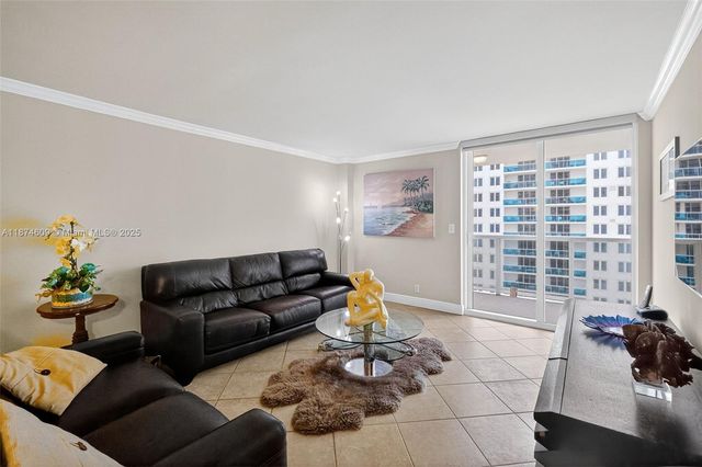 2401 Collins Ave 1005, Miami Beach, FL 33140