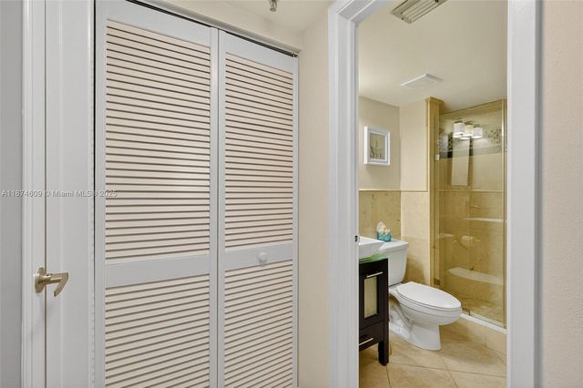 2401 Collins Ave 1005, Miami Beach, FL 33140