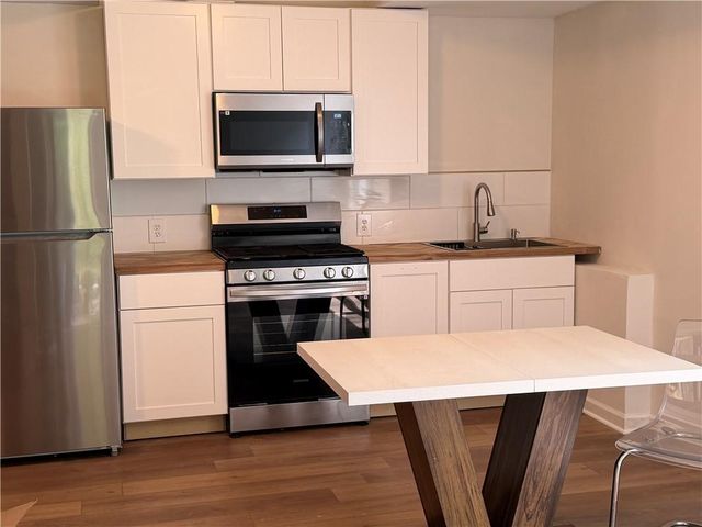 733 Miller Run, Atlanta, GA 30349