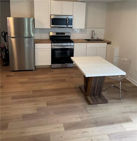 733 Miller Run, Atlanta, GA 30349