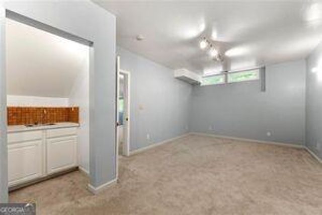733 Miller Run, Atlanta, GA 30349