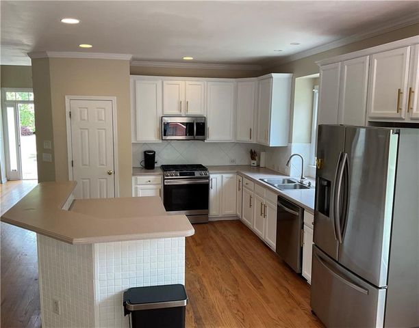 733 Miller Run, Atlanta, GA 30349