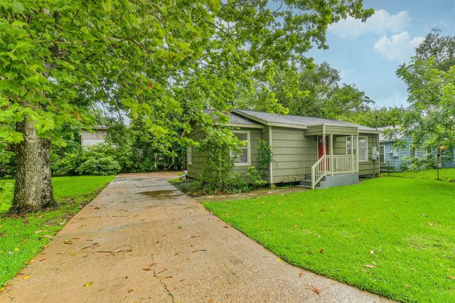 809 Chestnut Street, La Marque, TX 77568