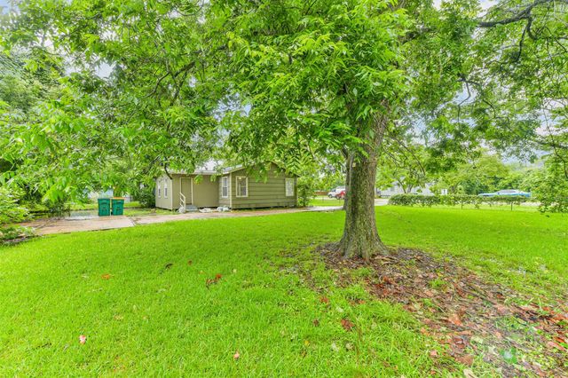 809 Chestnut Street, La Marque, TX 77568