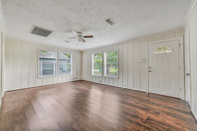 809 Chestnut Street, La Marque, TX 77568