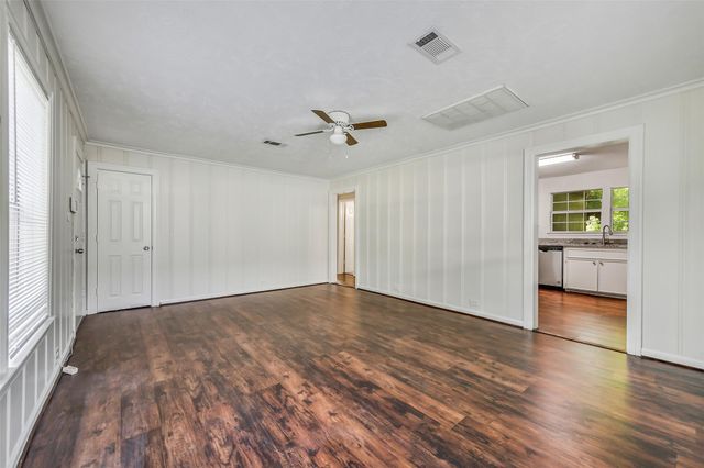 809 Chestnut Street, La Marque, TX 77568