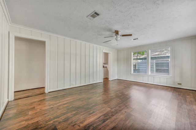 809 Chestnut Street, La Marque, TX 77568