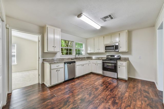 809 Chestnut Street, La Marque, TX 77568