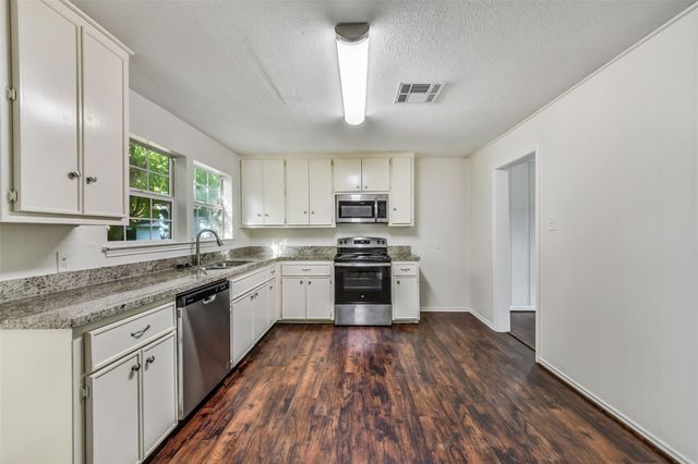 809 Chestnut Street, La Marque, TX 77568