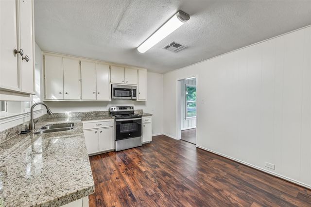 809 Chestnut Street, La Marque, TX 77568
