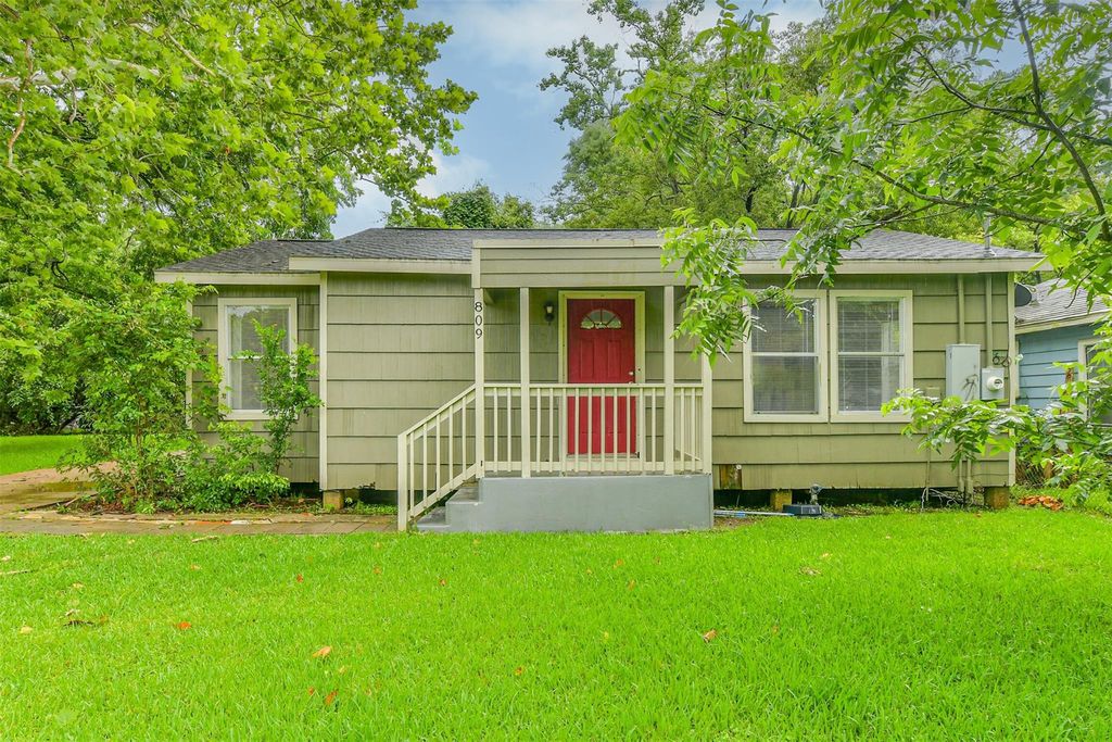 809 Chestnut Street, La Marque, TX 77568
