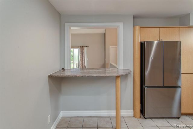 6598 Maple Lakes Drive, West Bloomfield, MI 48322