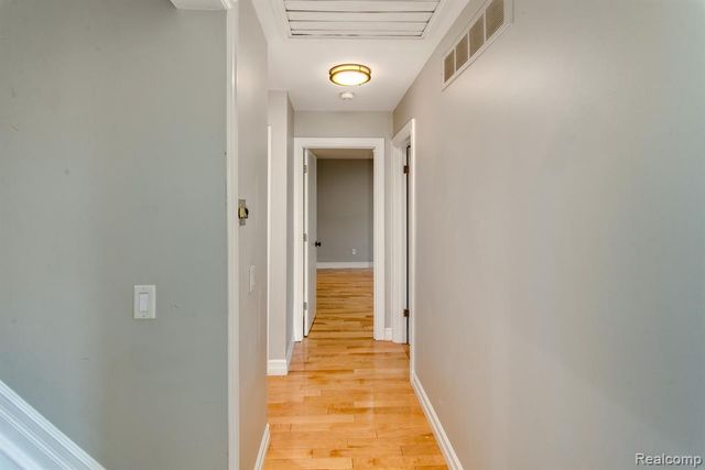 6598 Maple Lakes Drive, West Bloomfield, MI 48322