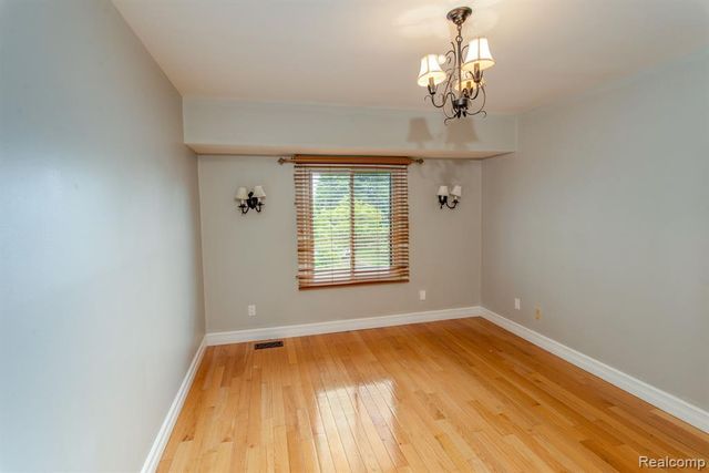 6598 Maple Lakes Drive, West Bloomfield, MI 48322