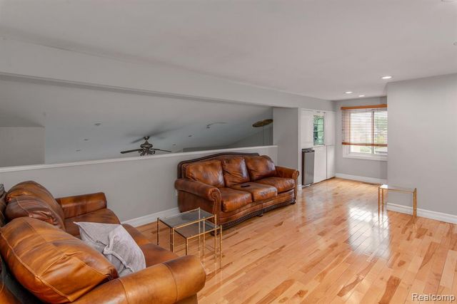 6598 Maple Lakes Drive, West Bloomfield, MI 48322