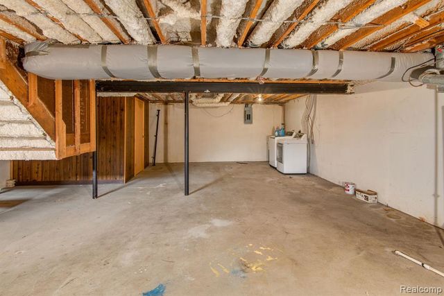 6598 Maple Lakes Drive, West Bloomfield, MI 48322