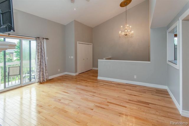 6598 Maple Lakes Drive, West Bloomfield, MI 48322