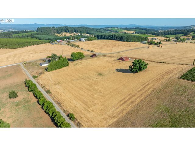 11795 Ne FINN HILL Loop, Carlton, OR 97111