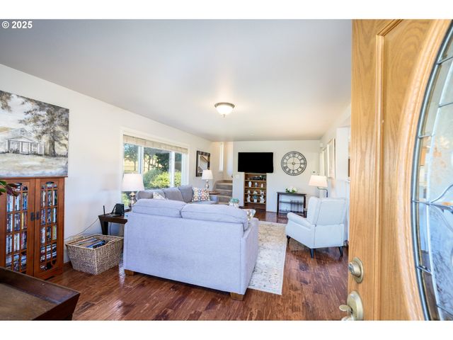 11795 Ne FINN HILL Loop, Carlton, OR 97111