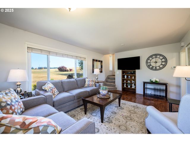 11795 Ne FINN HILL Loop, Carlton, OR 97111