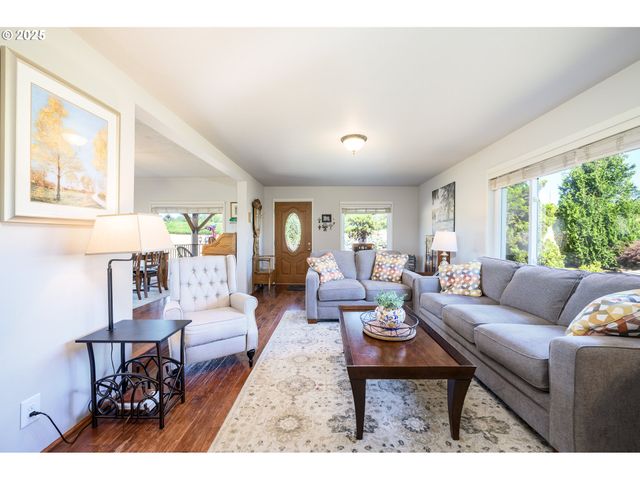 11795 Ne FINN HILL Loop, Carlton, OR 97111