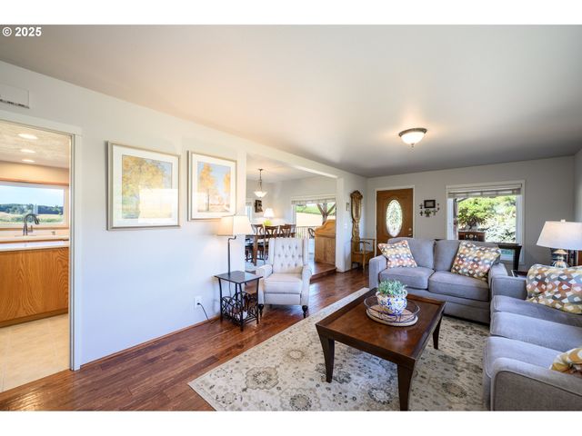 11795 Ne FINN HILL Loop, Carlton, OR 97111