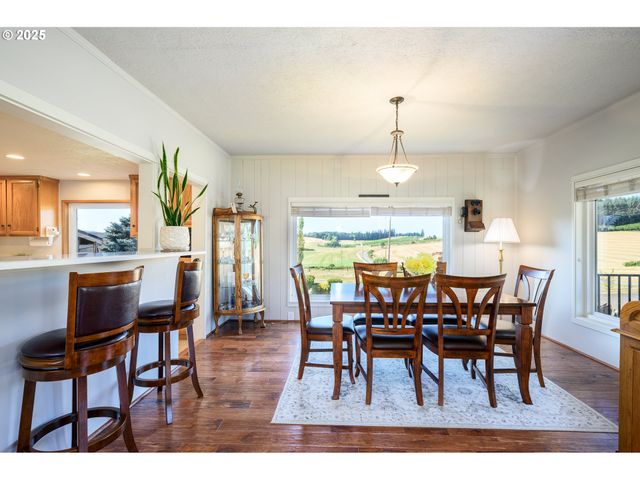 11795 Ne FINN HILL Loop, Carlton, OR 97111
