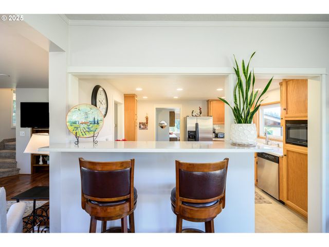 11795 Ne FINN HILL Loop, Carlton, OR 97111