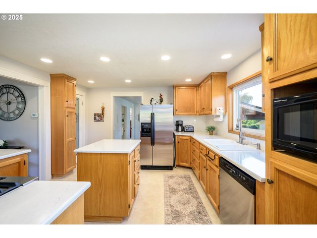 11795 Ne FINN HILL Loop, Carlton, OR 97111