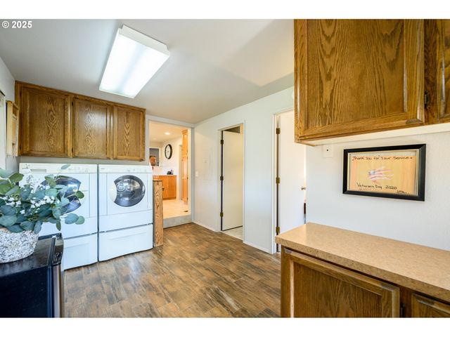 11795 Ne FINN HILL Loop, Carlton, OR 97111