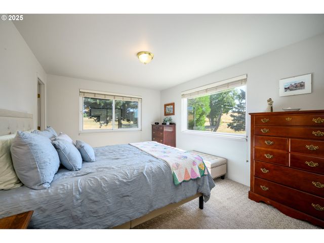 11795 Ne FINN HILL Loop, Carlton, OR 97111